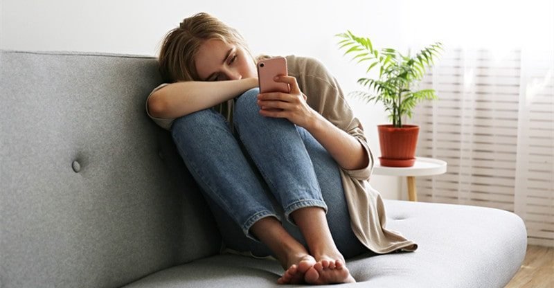 10 Indicators Somebody Is Making an attempt To Conceal Their Melancholy